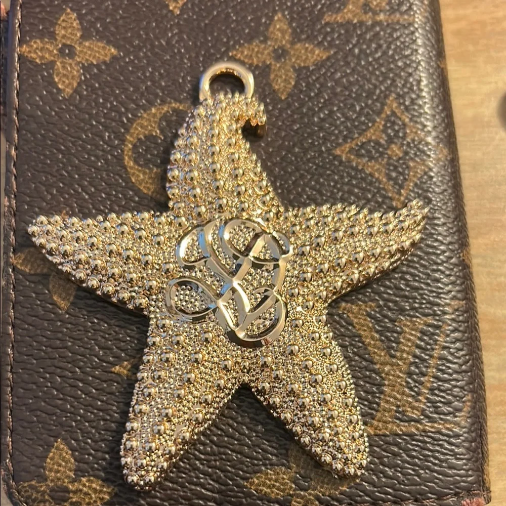 Louis Vuitton star fish pendant - Picture 1 of 7